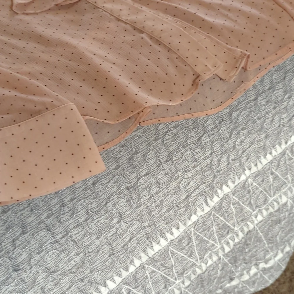 Peach poplin style shirt with ribbon neckline - Picture 3 of 3